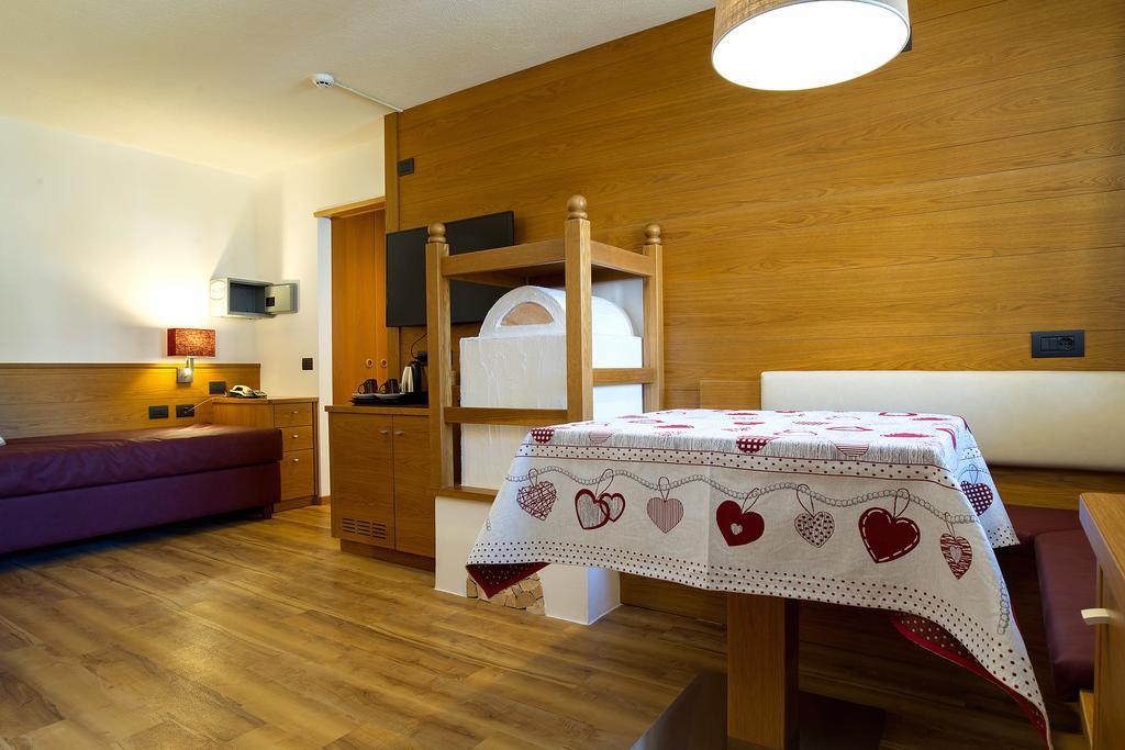 Hotel Cirelle Suite & Spa Canazei Exterior photo